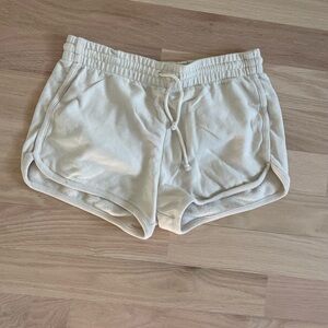 GAP Women's Cream Soft Lounge Shorts - great condition, size Small Tall